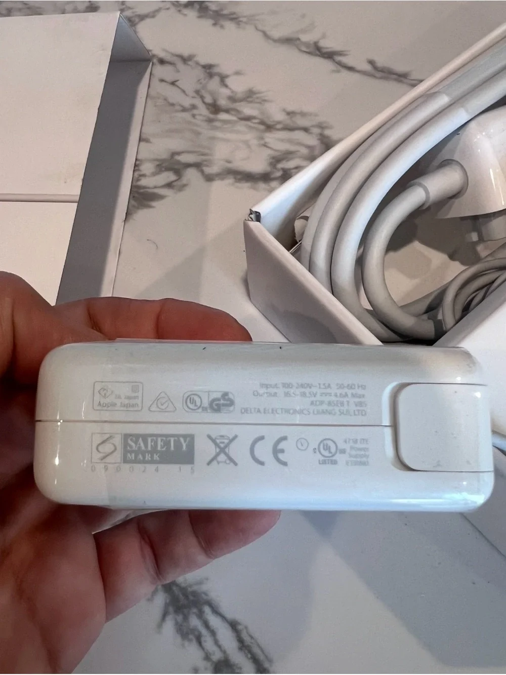 Original APPLE MacBook Pro 85W MagSafe Power Adapter Charger MC556LL/B A1343(8)